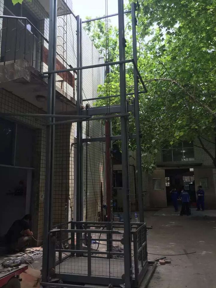 室外液壓載貨電梯（tī）