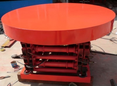 小型（xíng）升降電動旋轉舞（wǔ）台